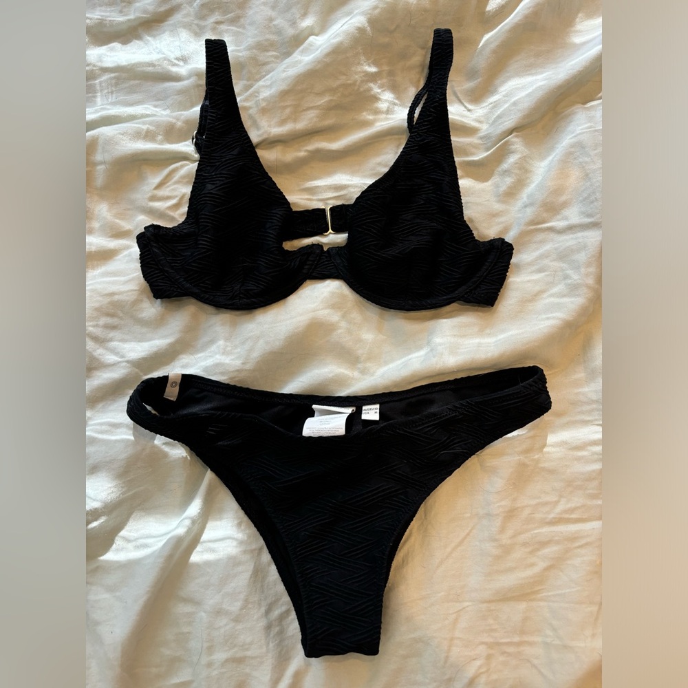 Rythym black bikini